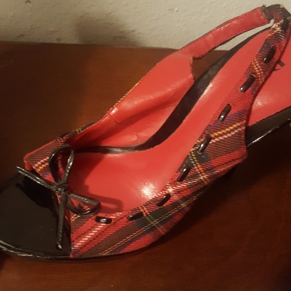 red plaid heels never worn - Picture 4 of 5